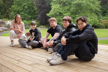 Fra venstre: Mira Svartnes Thorsen, Lea Transeth, Julian Reemers-Richardsen, Jonas Falkum Vormelid, Kenneth Møller
