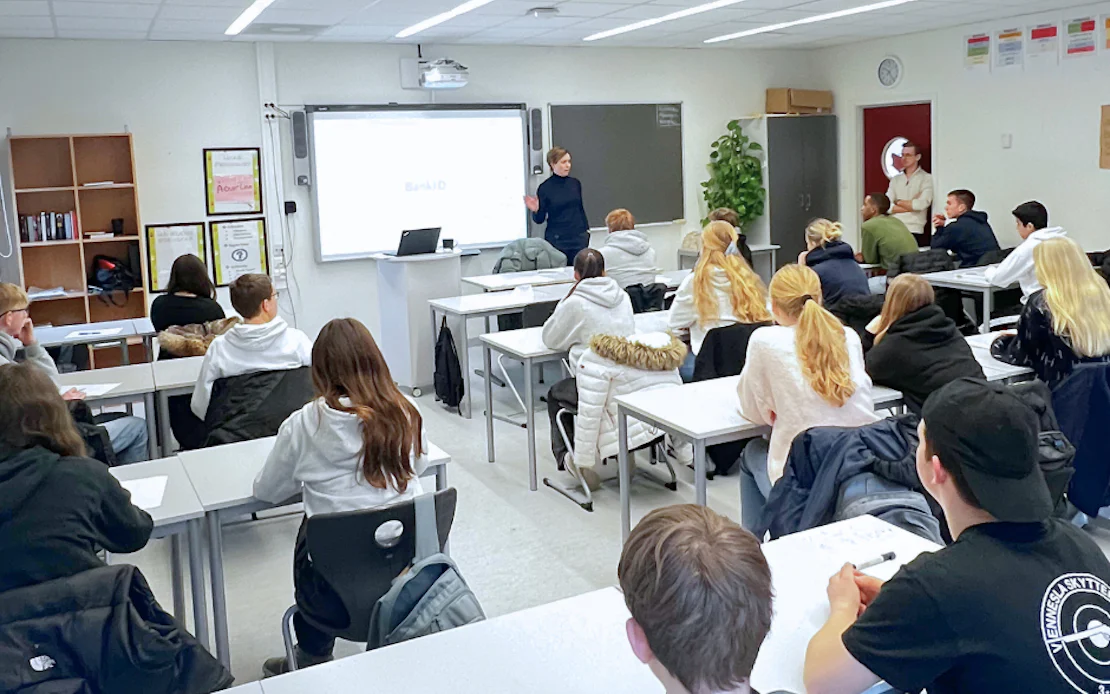 Vi er heldige som får undervise og dele viktig kunnskap med elevene.