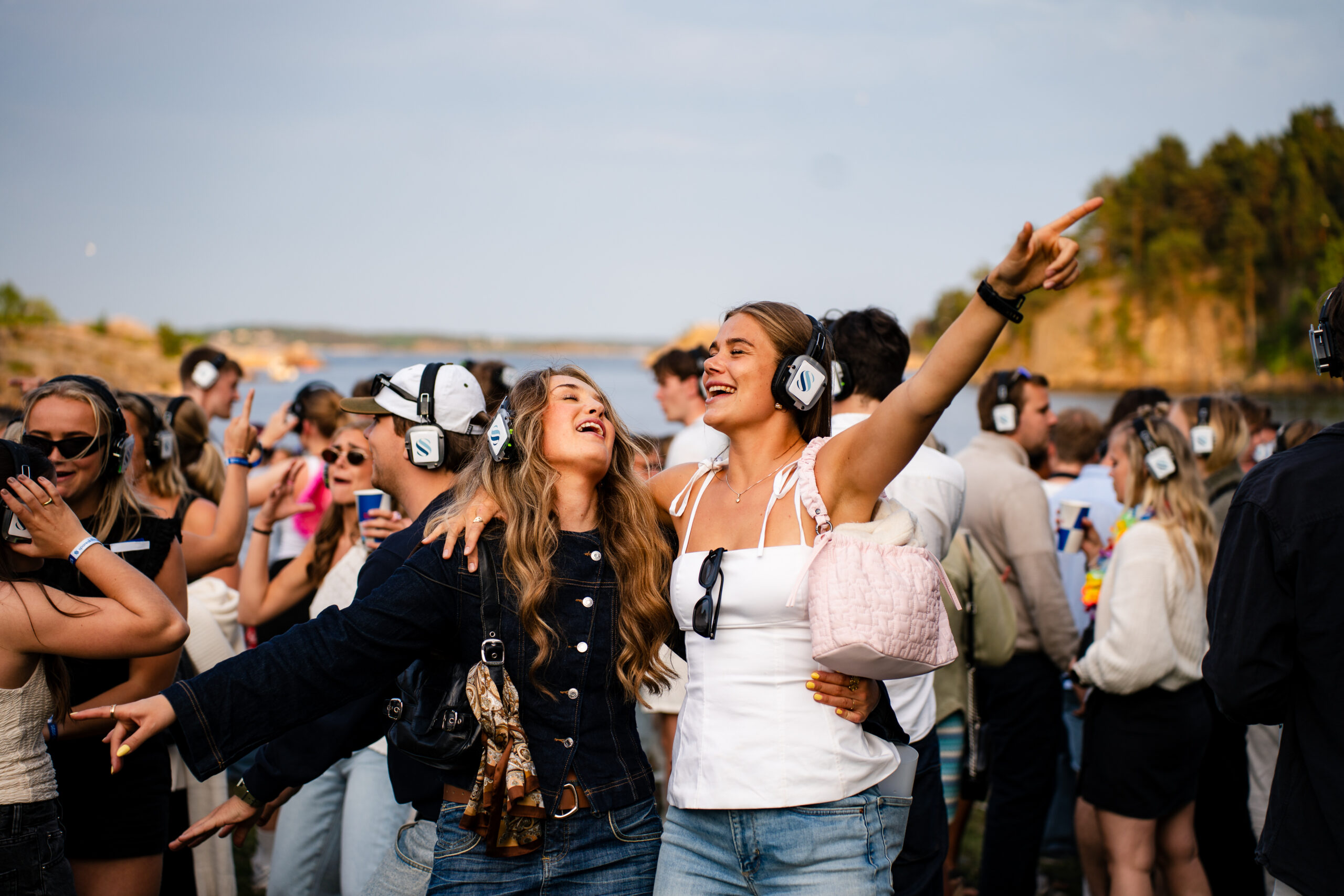 Mellom konsertene, eller hvis du vil ha et avbrekk, er Silent Disco i Bendiksbukta stedet å være. 